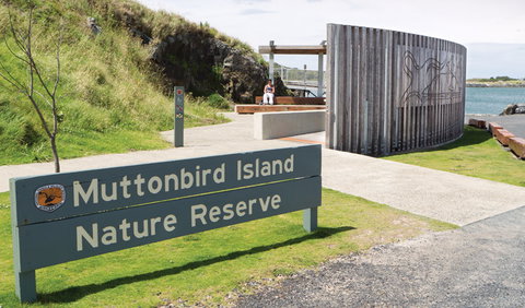 Muttonbird Island Outdoor Learning Space - Hotel QLD 0