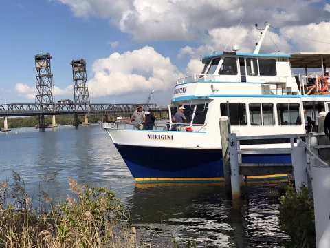 Yamba Tours And Charters - Hotel QLD 4