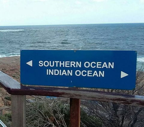 Margaret River, Caves, Wine And Cape Leeuwin Lighthouse Tour From Perth - Hotel QLD 3