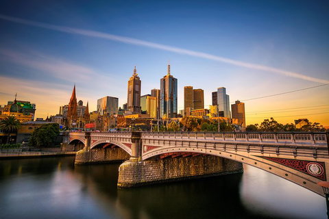 Kickstart Your Melbourne Trip - Hotel QLD 1