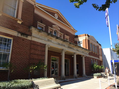Yass Historic Walk And Drive - Hotel QLD 2