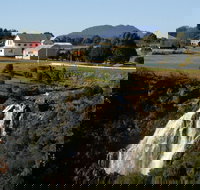 Waratah Falls - Hotel QLD