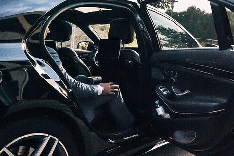 Arrival Private Transfers: Adelaide Airport ADL To Adelaide In Business Car - Hotel QLD 4