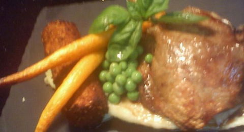 Macauleys Restaurant - Hotel QLD 5