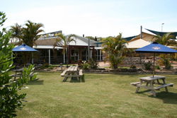Lowanna NSW Hotel QLD