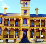 The Queenscliff Historic Royal Hotel - Hotel QLD