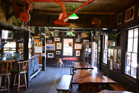 The Pub With No Beer - Hotel QLD 1