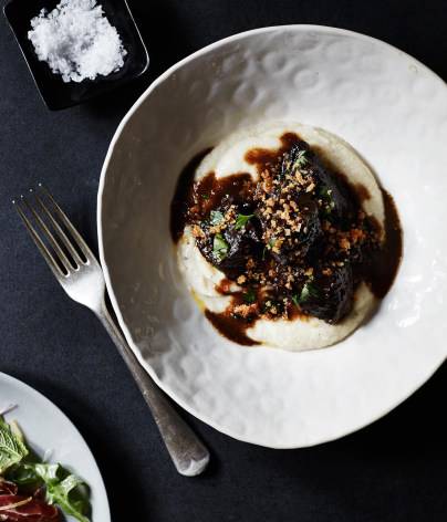 St Elmo Dining Room & Bar - Hotel QLD 4