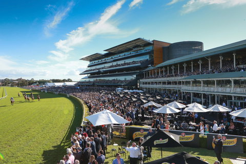City Tattersalls Club Cup Day - Hotel QLD 1