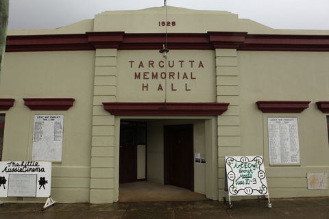 Tarcutta Markets - Hotel QLD 2