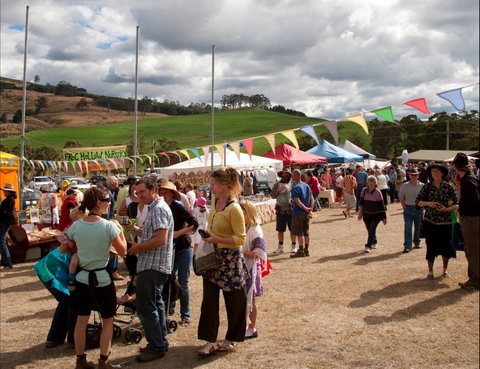 Bream Creek Farmers Market - Hotel QLD 0