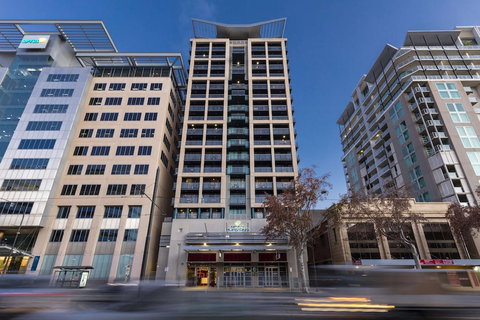 Oaks Adelaide Horizons Suites - Hotel QLD 2