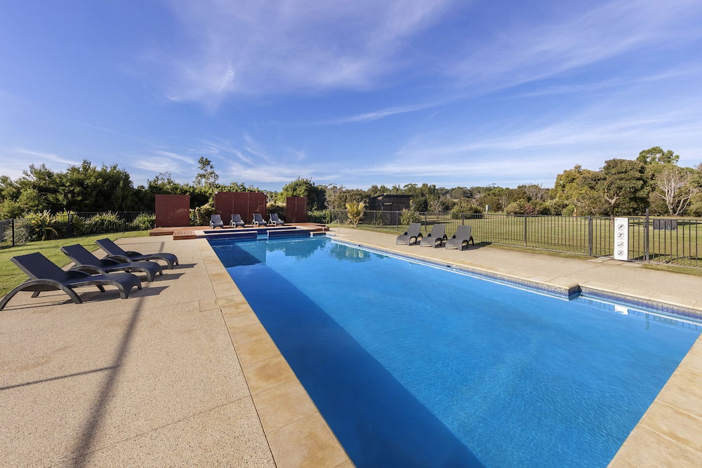 Cowes VIC Hotel QLD