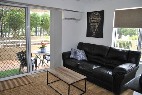 Budds Beach Apartments - Hotel QLD 4