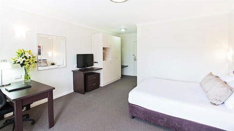 Ibis Styles Canberra Tall Trees - Hotel QLD 6