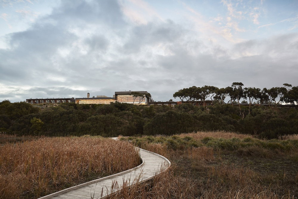 Inverloch VIC Hotel QLD