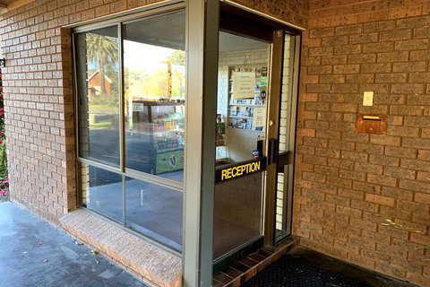 Kingswood Motel - Hotel QLD 7