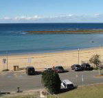 Toowoon Beach View 3br Villa 4 just steps to beach with views - Hotel QLD