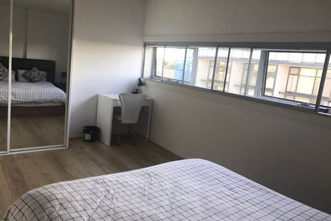 One Bedroom Apartment In Marrickville - Hotel QLD 1