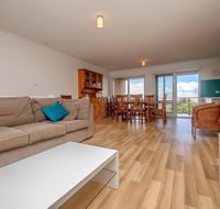 Ocean Avenue 55 - Hotel QLD