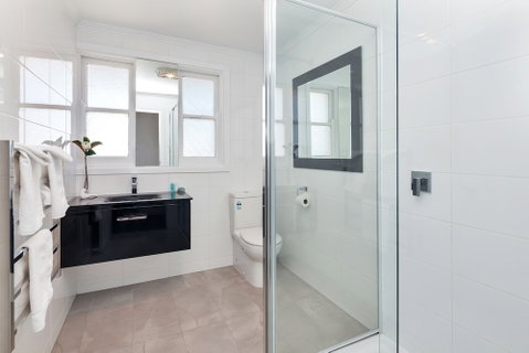 Lake Wendouree Luxury Apartments On Webster - Hotel QLD 6