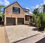 Salt Wood Cabin style retreat - Hotel QLD
