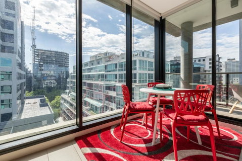 LIGHT AIRY SPACIOUS QUEENS ROAD APARTMENT - Hotel QLD 2