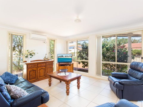 1 / 4 Huntly Close - Hotel QLD 6