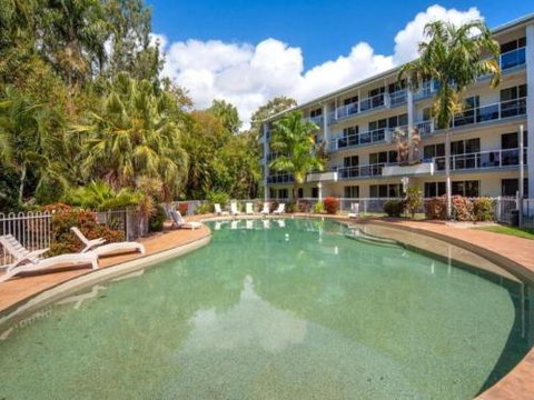 RED COWRIE 321atPALM COVE - Hotel QLD 0