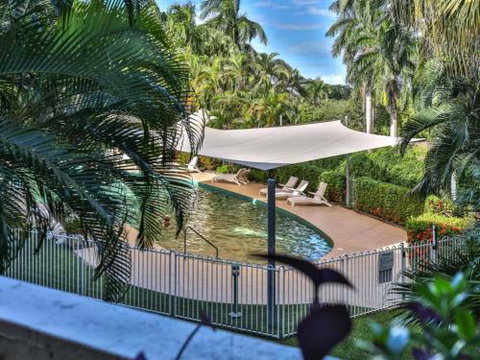 RED COWRIE 321atPALM COVE - Hotel QLD 4
