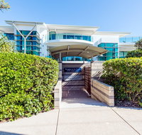 Stylish Beach Side Apartment Unit 5 33 Lorikeet Drive - Hotel QLD