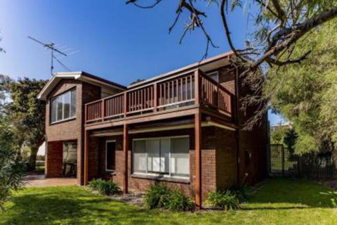 HIP NAUTIC 100 Metres To Beach - Hotel QLD 4