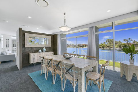 Havana Blue - Large 4 Bedroom Home - Hotel QLD 6