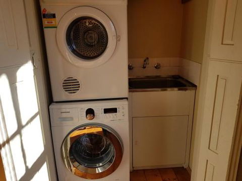 CARNBREA - Hotel QLD 5