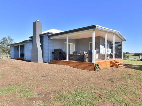 Kinloch Cottage Renovated To New On Daisy Hill Vineyard - Hotel QLD 4