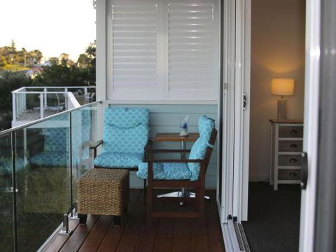 WHALE WATCH FOR FOUR Gerringong 4pm Check Out Sundays - Hotel QLD 2
