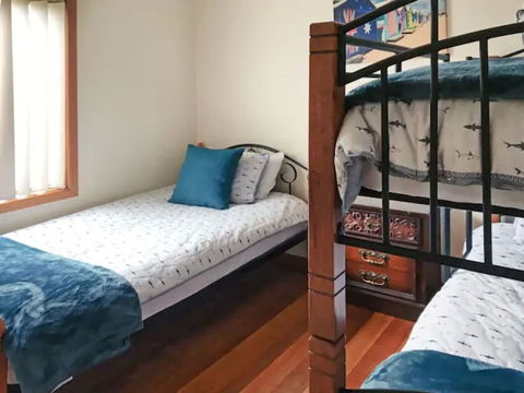 Home Near Shops & Beach - Hotel QLD 0