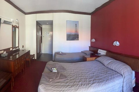 Lake Lefroy Motel & Bar - Hotel QLD 4
