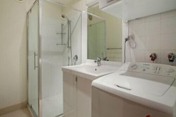 Lawlers 20 - Hotel QLD 4