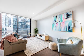 Ella, 1BDR Melbourne Apartment - Hotel QLD 6