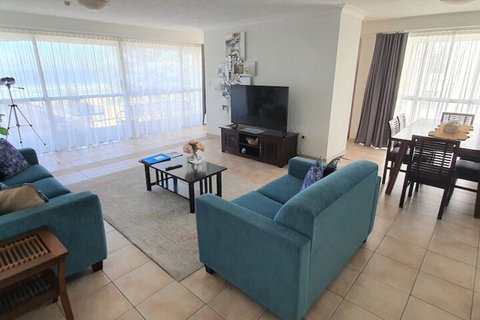 Surfers Chalet - Hotel QLD 4