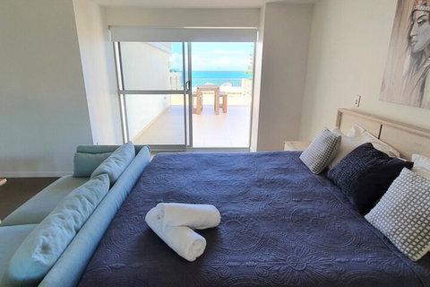 Surfers Chalet - Hotel QLD 7