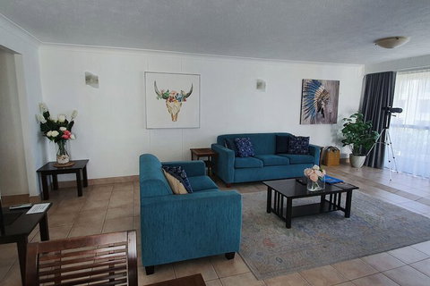 Surfers Chalet - Hotel QLD 5