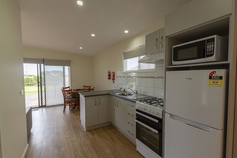 Gum Tree Caravan Park - Hotel QLD 7