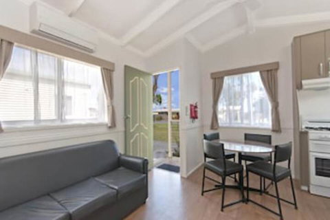 Gum Tree Caravan Park - Hotel QLD 3