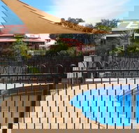 Golden Guitar Motor Inn - Hotel QLD