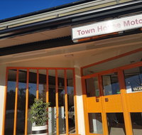Town House Motor Inn