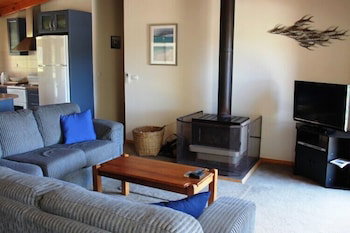 Hazards House - Hotel QLD 3