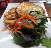 Victoria Hotel Woodend - Hotel QLD