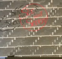 Six Aint Seven - Hotel QLD